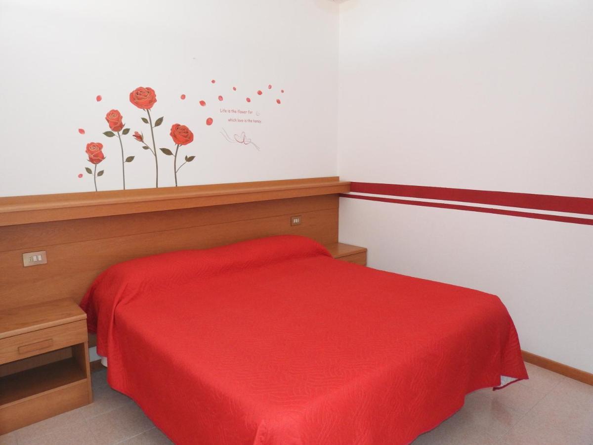 New Piccolo Residence Малчезине Екстериор снимка